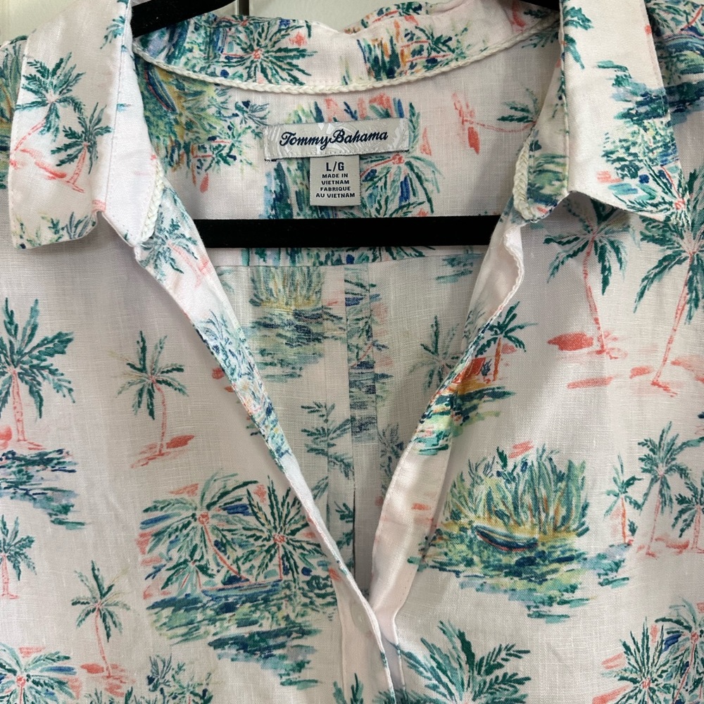 Tommy Bahama Women’s Shirt - Picture 3 of 3